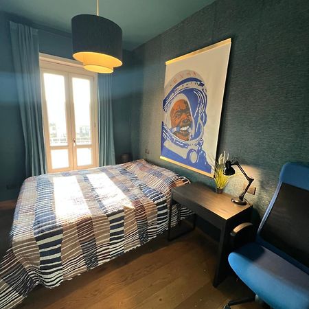 Room With Private Balcony On The Dora River Turín Exterior foto