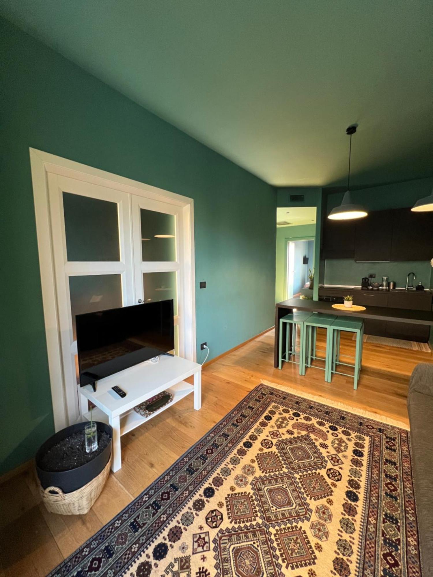 Room With Private Balcony On The Dora River Turín Exterior foto